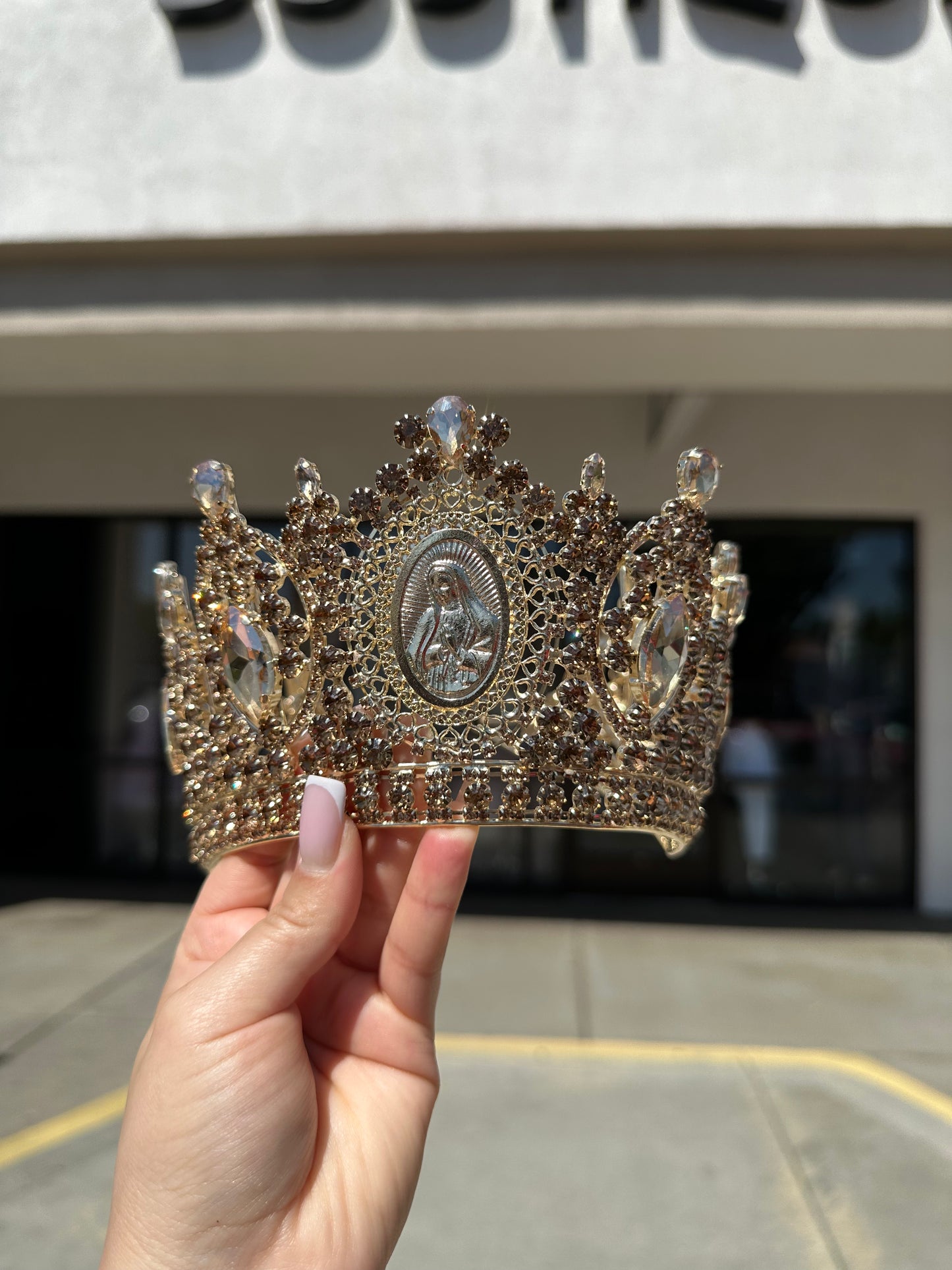 Virgen crown champagne