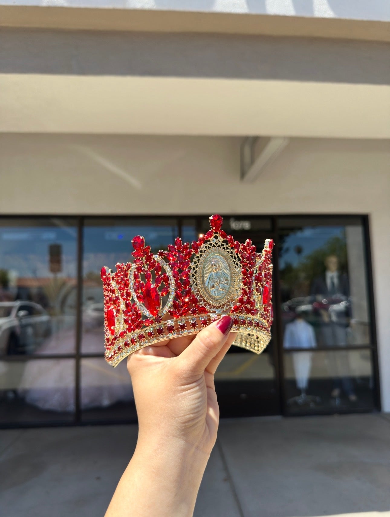 Virgen Red Crown